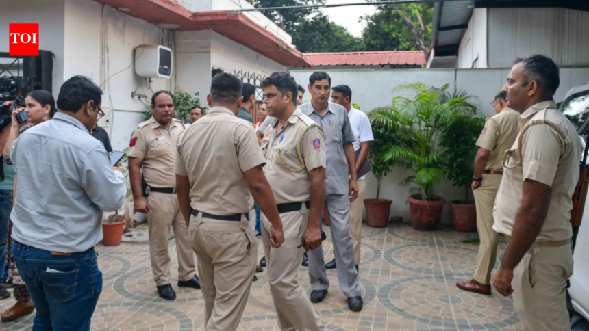 MP Pappu Yadav attacked at home during presser
