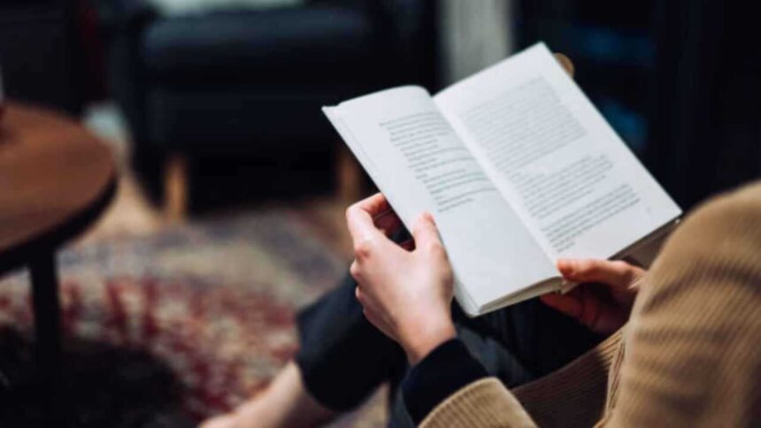 People who still read physical books have these 7 unique psychological strengths
